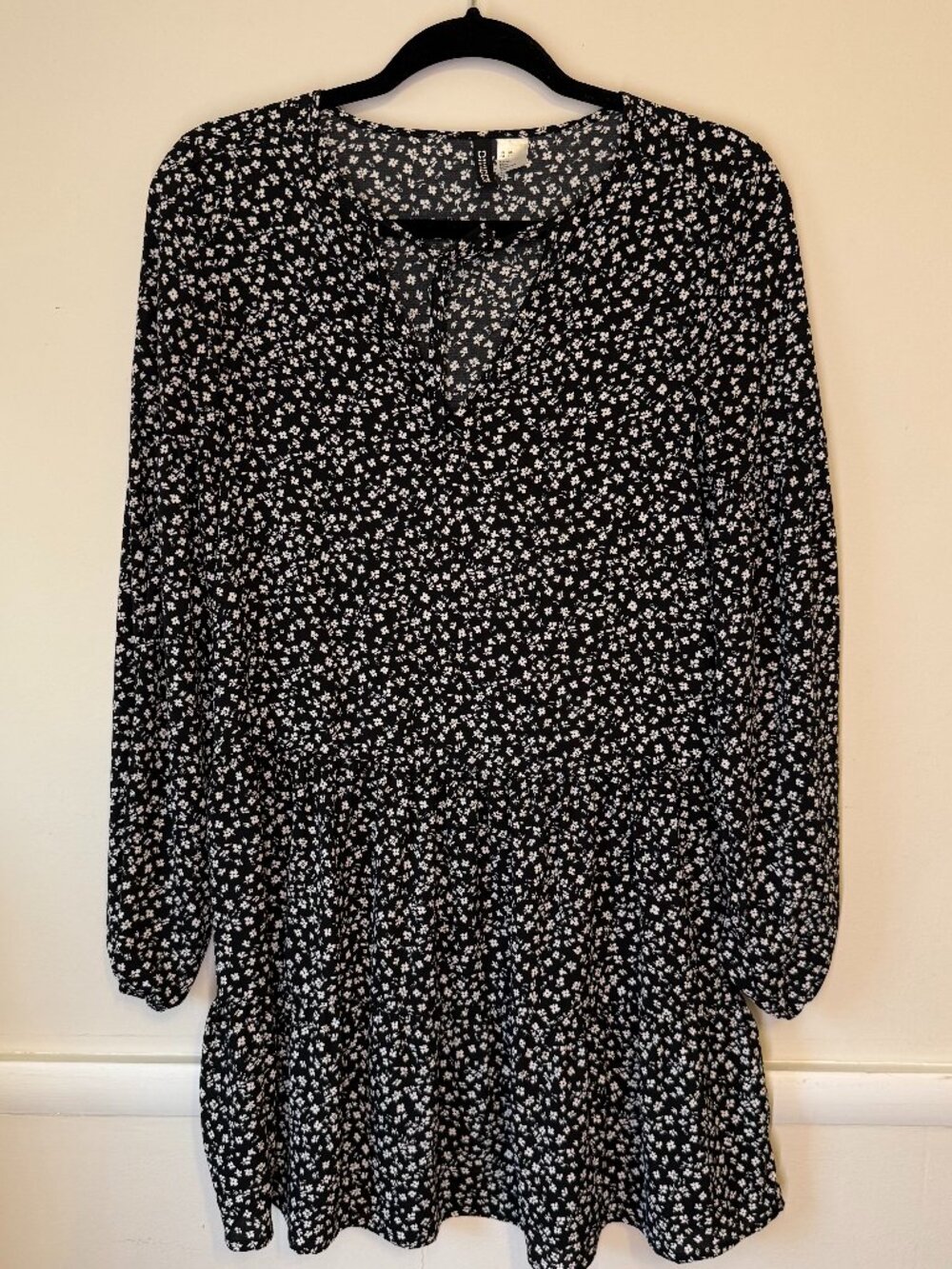 H&M Floral Printed Dress Size XS Black and White Long Sleeve Tie Neck Ruffle Hem